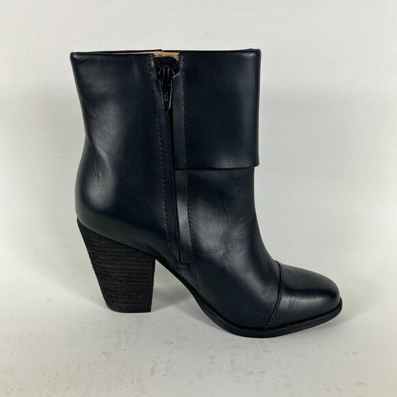 L.L. Bean Signature Ankle Boots Women's 6 Black Leather Side Zip 303152-OSCJ6 - Picture 3 of 10